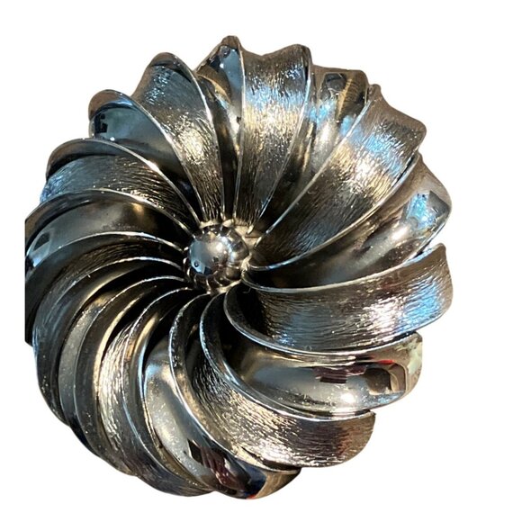 Vintage Silver-Tone Swirl Brooch Pin With Textured Design For Women - Picture 3 of 7